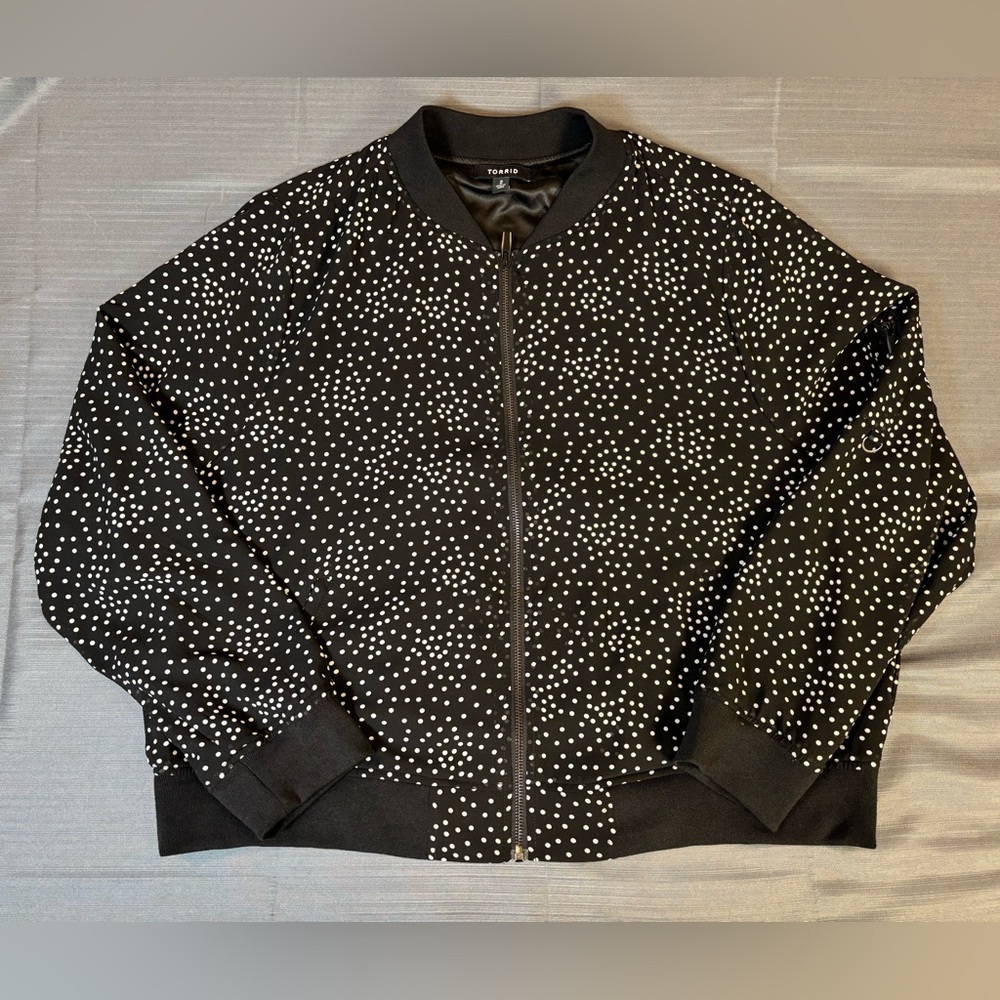 Torrid Lightweight Bomber-Style Jacket Size 2 2X Black Polka Dot Zip Front